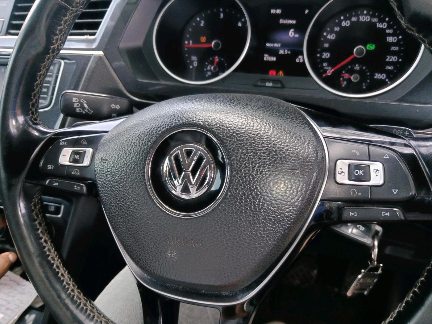 2017 Volkswagen TIGUAN COMFORTLINE TDI AT, Diesel, Automatic, 67,894 km, interior