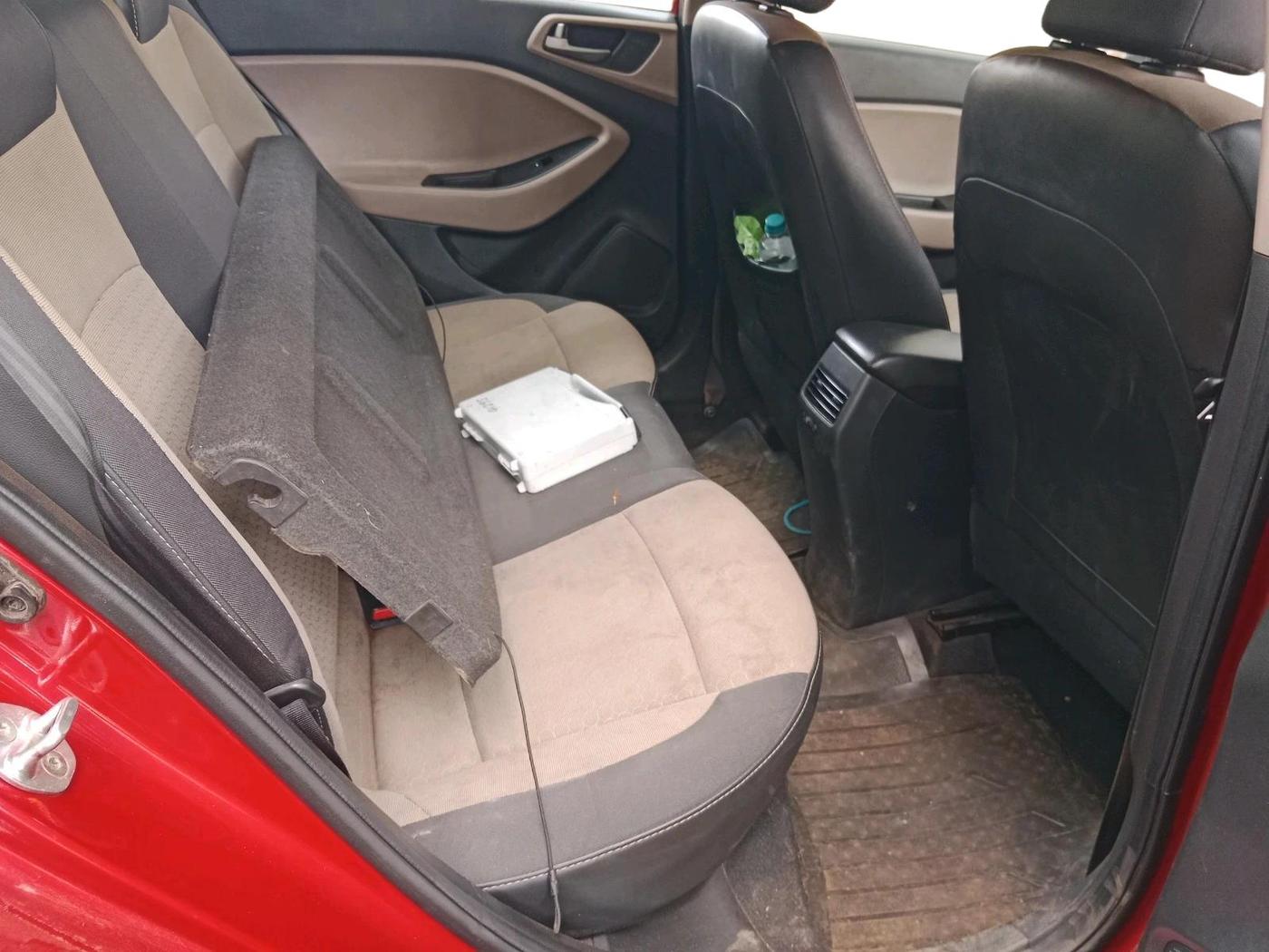 2015 Hyundai Elite i20 SPORTZ 1.2, Petrol, Manual, 1,04,982 km, interior