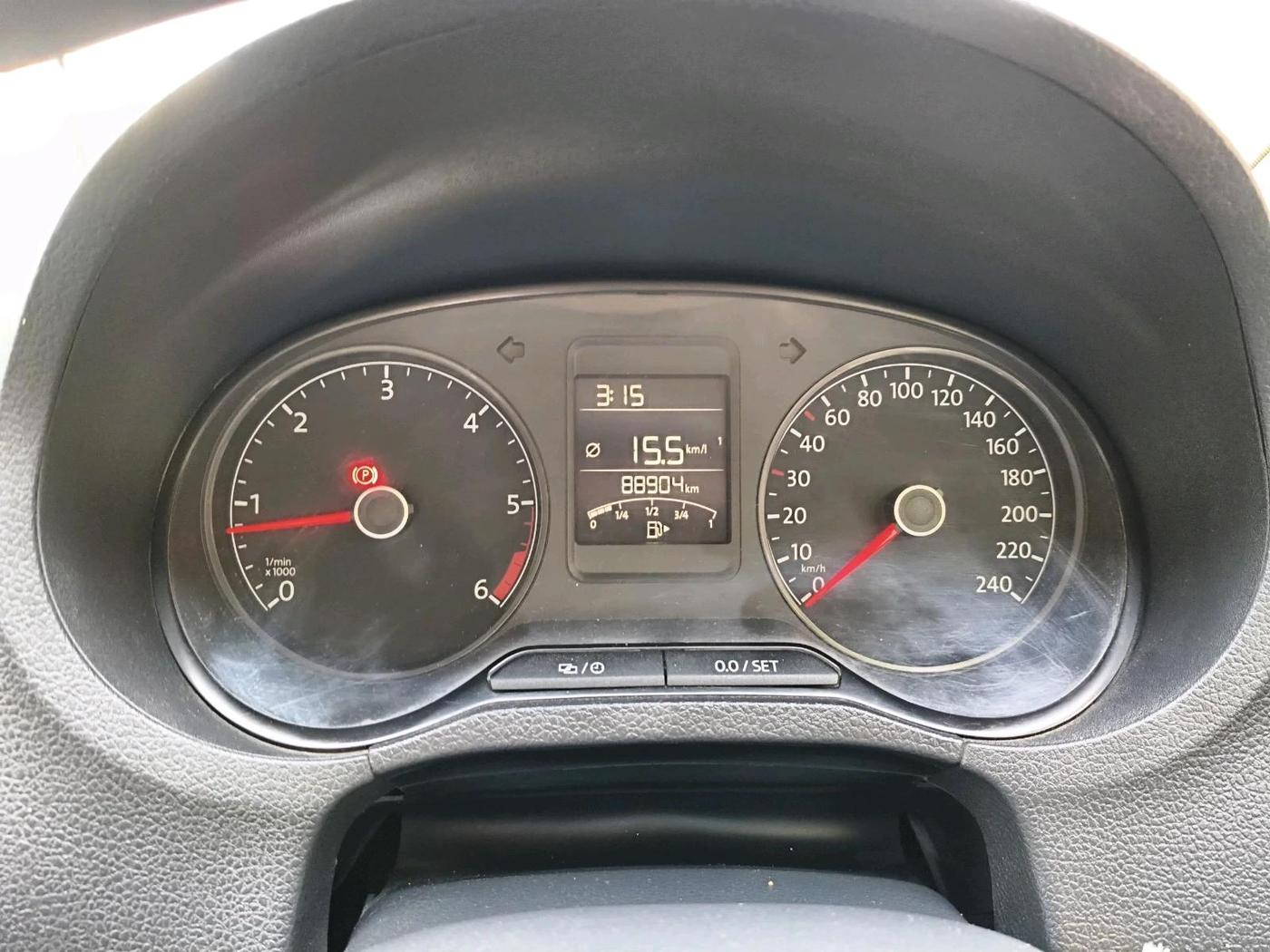 2017 Volkswagen Ameo COMFORTLINE 1.5L, Diesel, Manual, 88,904 km, interior
