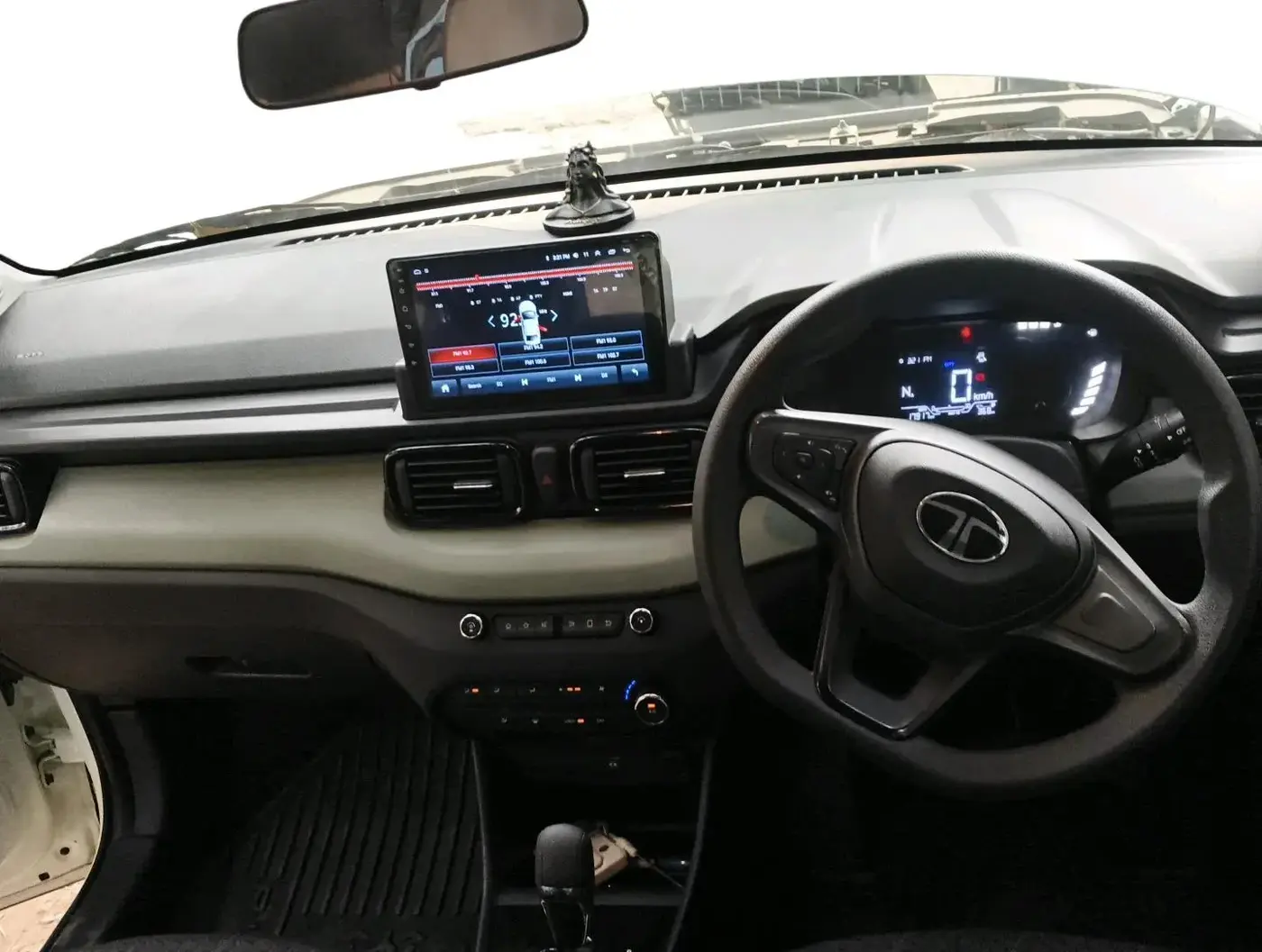 2024 Tata PUNCH ADVENTURE AMT, Petrol, Automatic, 19,808 km, interior