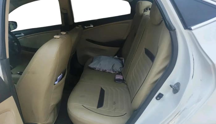 2011 Hyundai Verna FLUIDIC 1.6 CRDI SX, Diesel, Manual, 88,386 km, interior