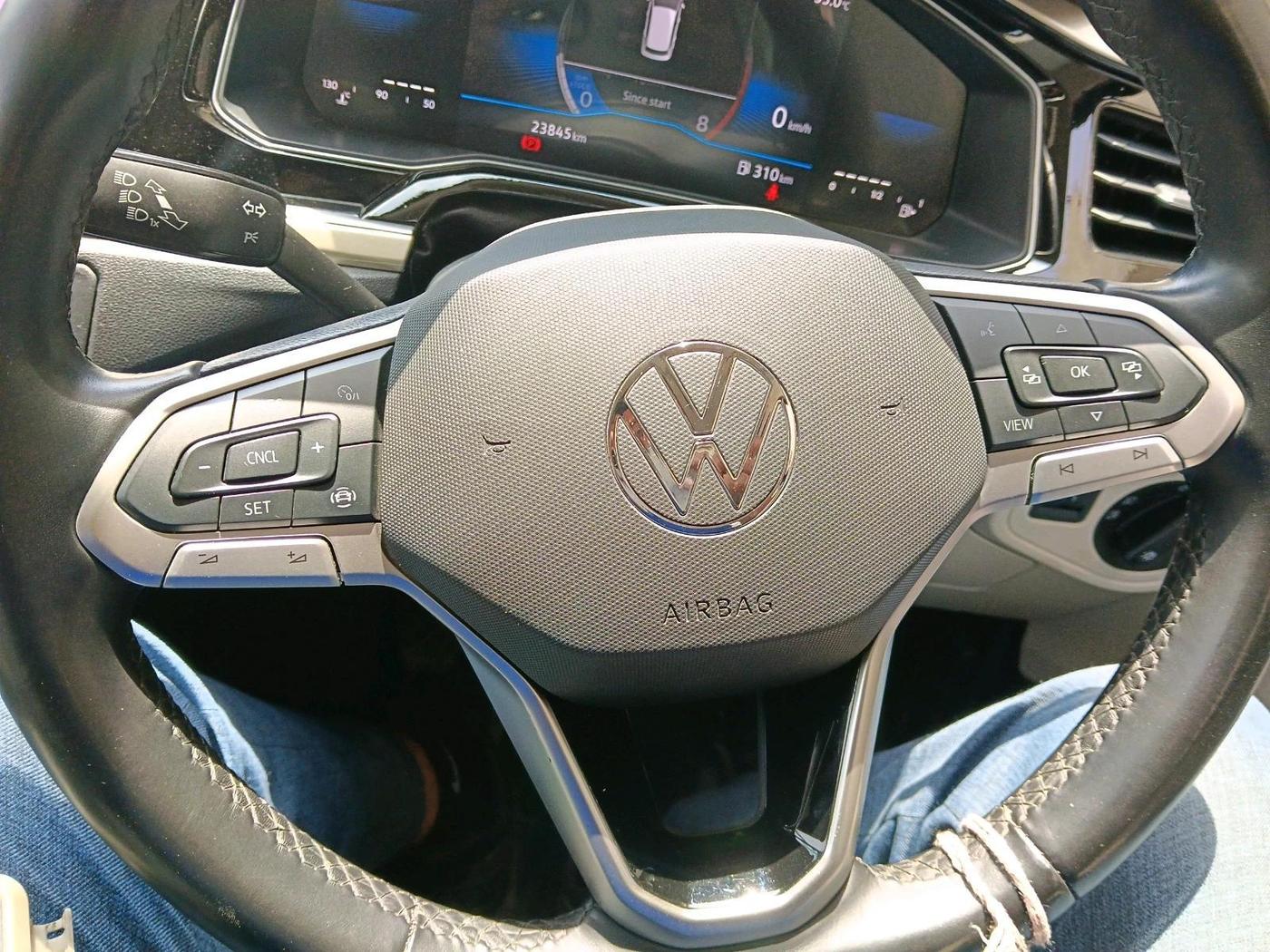 2024 Volkswagen VIRTUS TOPLINE TSI 1.0 MT, Petrol, Manual, 23,845 km, interior