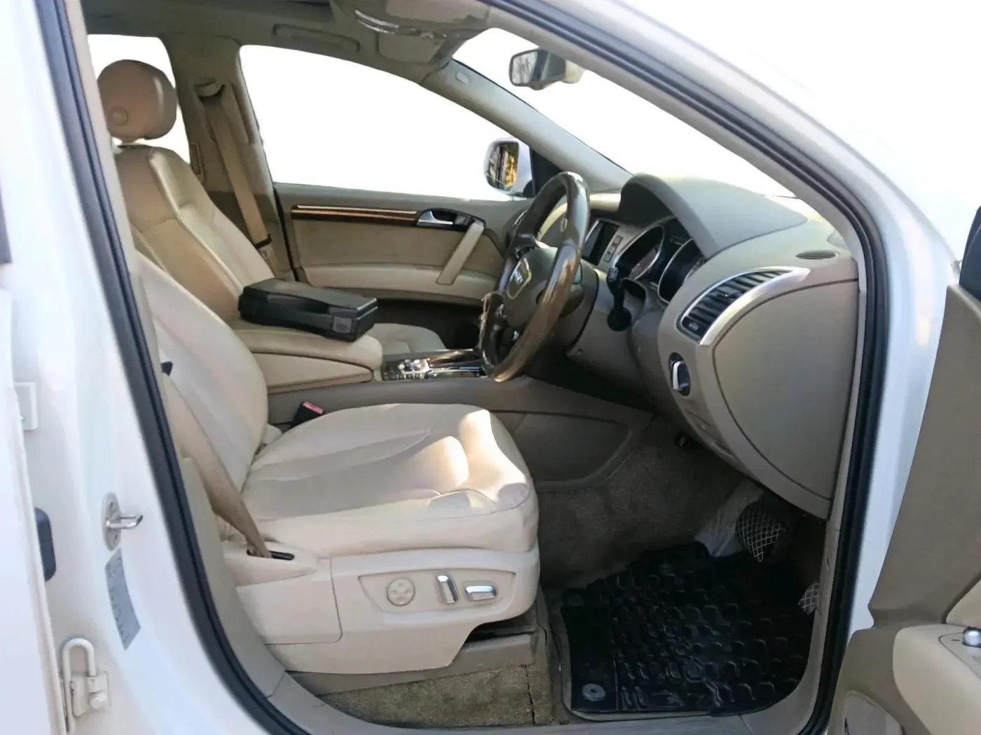 2012 Audi Q7 3.0 TDI QUATTRO, Diesel, Automatic, 1,24,574 km, interior