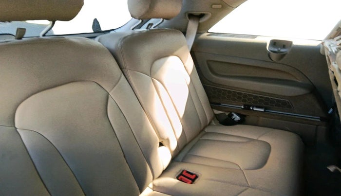 2012 Audi Q7 3.0 TDI QUATTRO, Diesel, Automatic, 1,24,574 km, interior