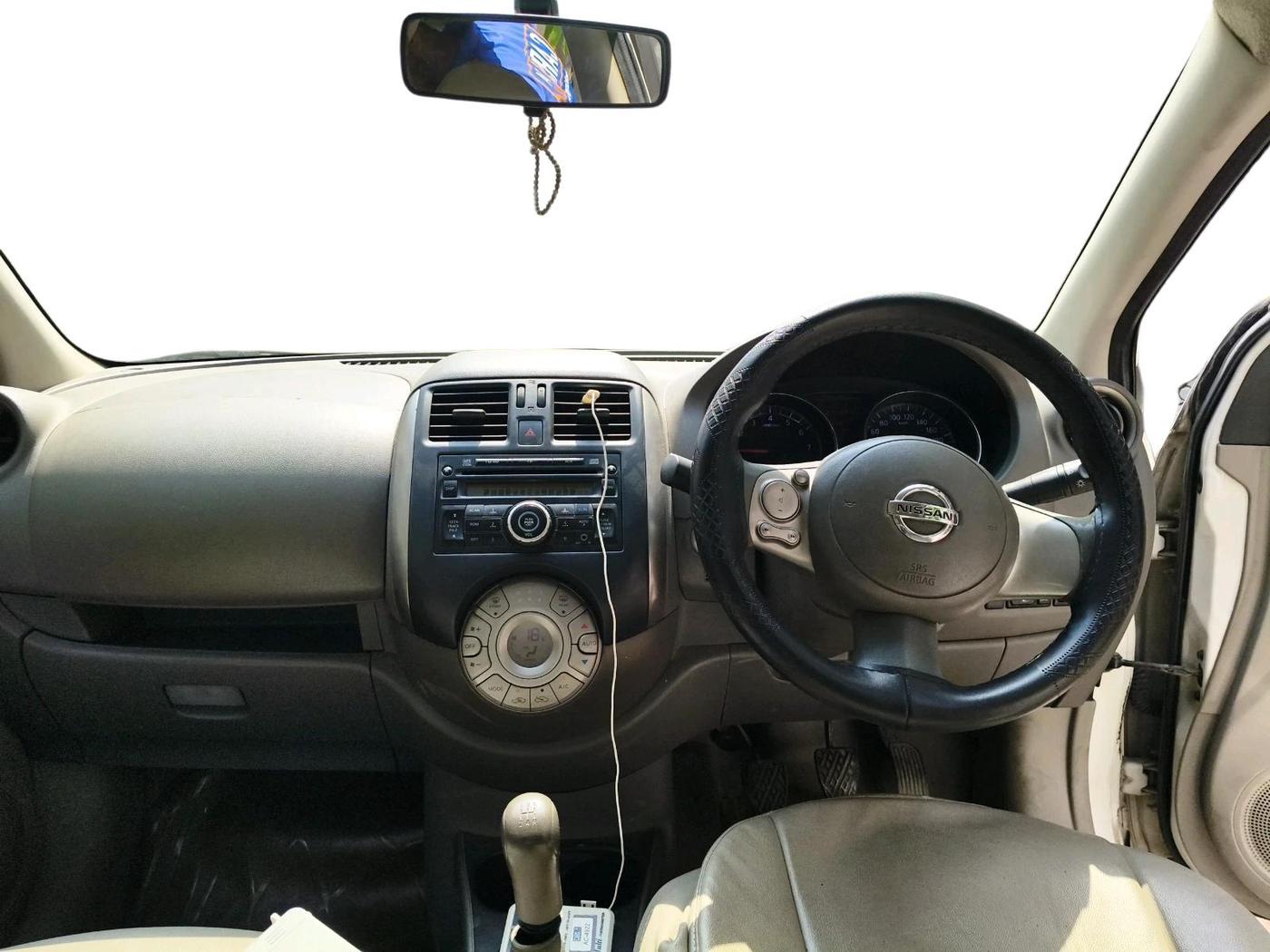 2011 Nissan Sunny XV PETROL, Petrol, Manual, 90,732 km, interior