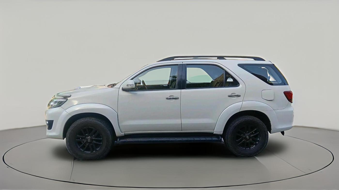2015 Toyota Fortuner 3.0 4X4 AT, Diesel, Automatic, 1,45,577 km, exterior