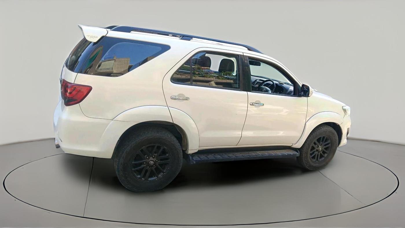 2015 Toyota Fortuner 3.0 4X4 AT, Diesel, Automatic, 1,45,577 km, exterior