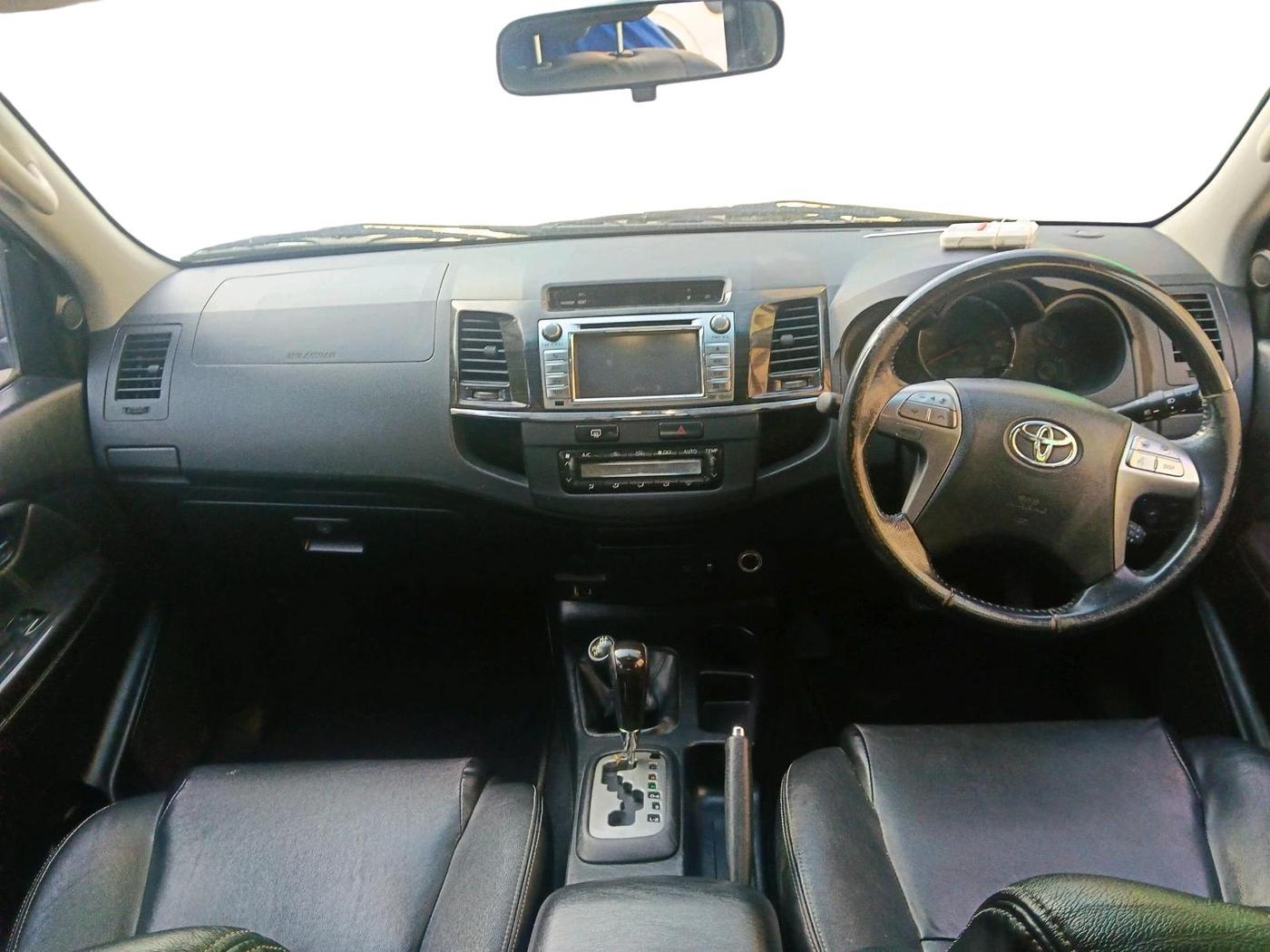 2015 Toyota Fortuner 3.0 4X4 AT, Diesel, Automatic, 1,45,577 km, interior