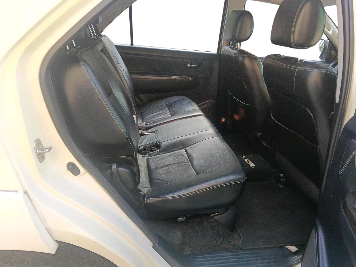 2015 Toyota Fortuner 3.0 4X4 AT, Diesel, Automatic, 1,45,577 km, interior