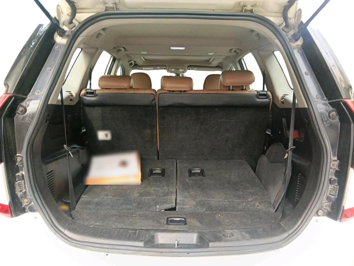 2018 Mahindra XUV500 W11 AT, Diesel, Automatic, 1,22,900 km, exterior