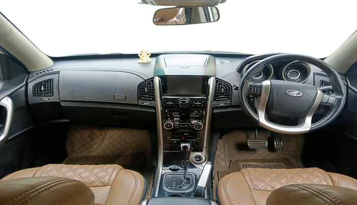2018 Mahindra XUV500 W11 AT, Diesel, Automatic, 1,22,900 km, interior