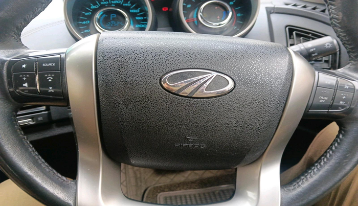 2018 Mahindra XUV500 W11 AT, Diesel, Automatic, 1,22,900 km, interior