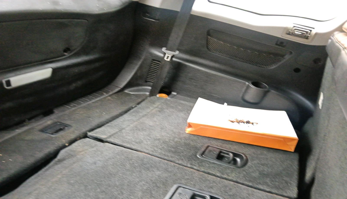 2018 Mahindra XUV500 W11 AT, Diesel, Automatic, 1,22,900 km, interior