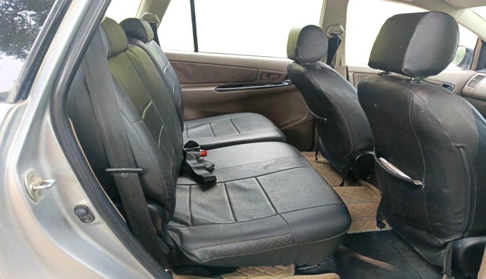 2015 Toyota Innova 2.5 GX 8 STR, Diesel, Manual, 1,28,184 km, interior
