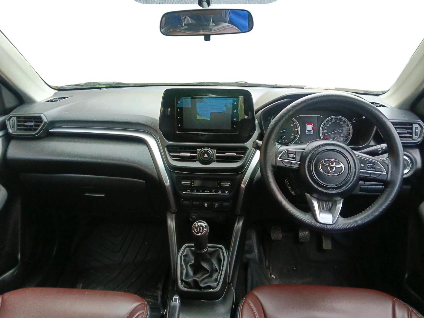 2024 Toyota URBAN CRUISER HYRYDER S NEO DRIVE, Petrol, Manual, 13,378 km, interior