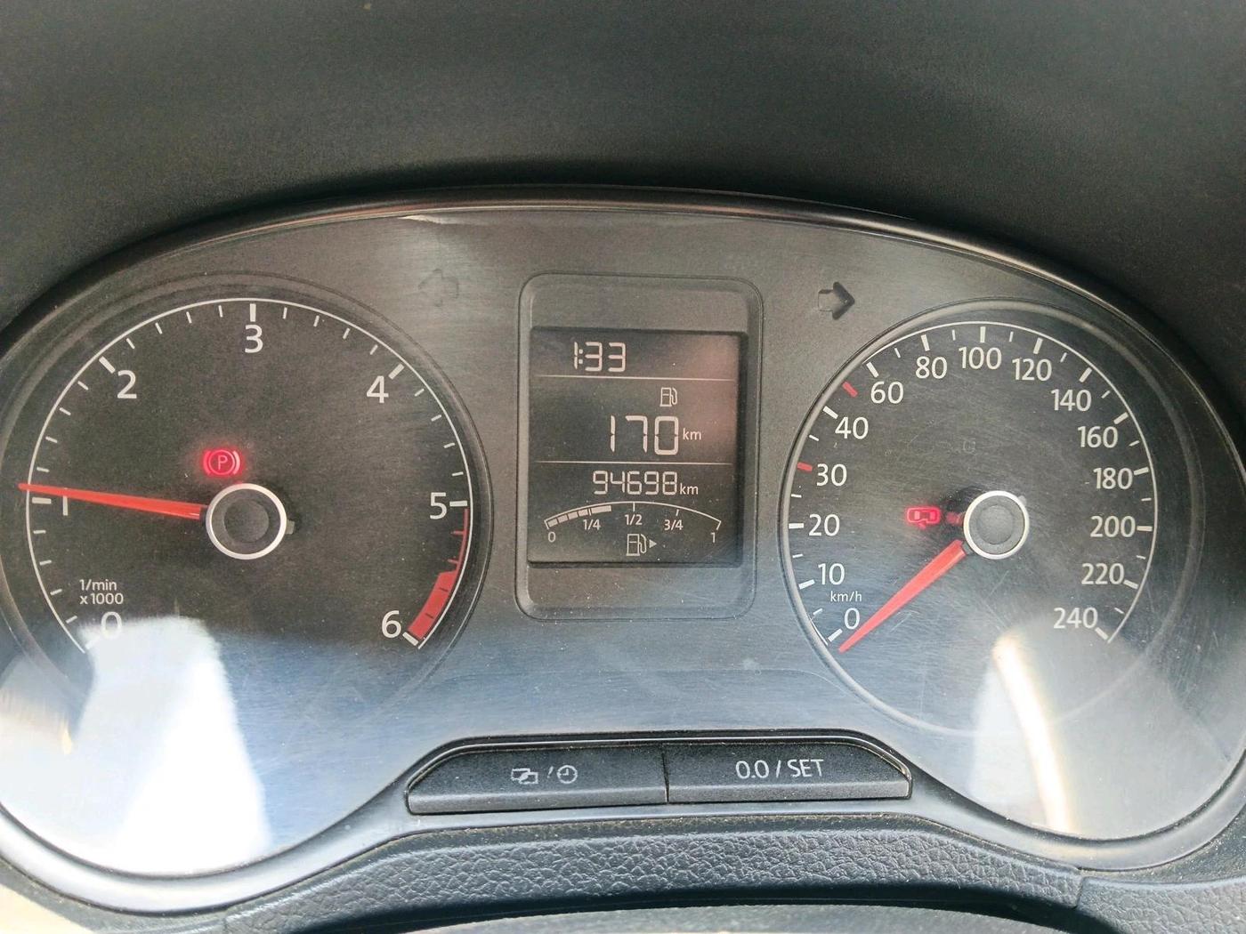 2015 Volkswagen Polo COMFORTLINE 1.5L, Diesel, Manual, 94,698 km, interior