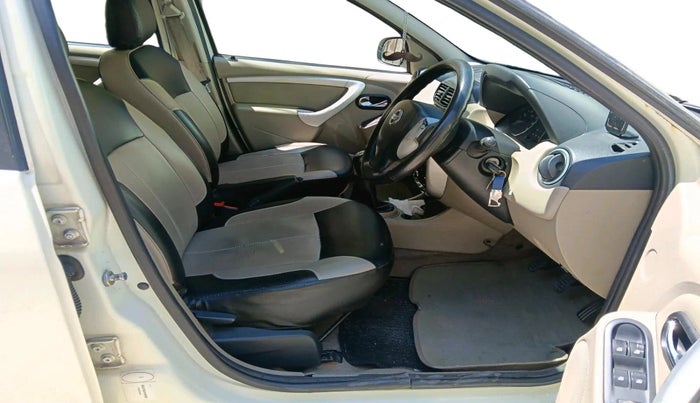 2014 Nissan Terrano XL O (D), Diesel, Manual, 1,14,590 km, interior