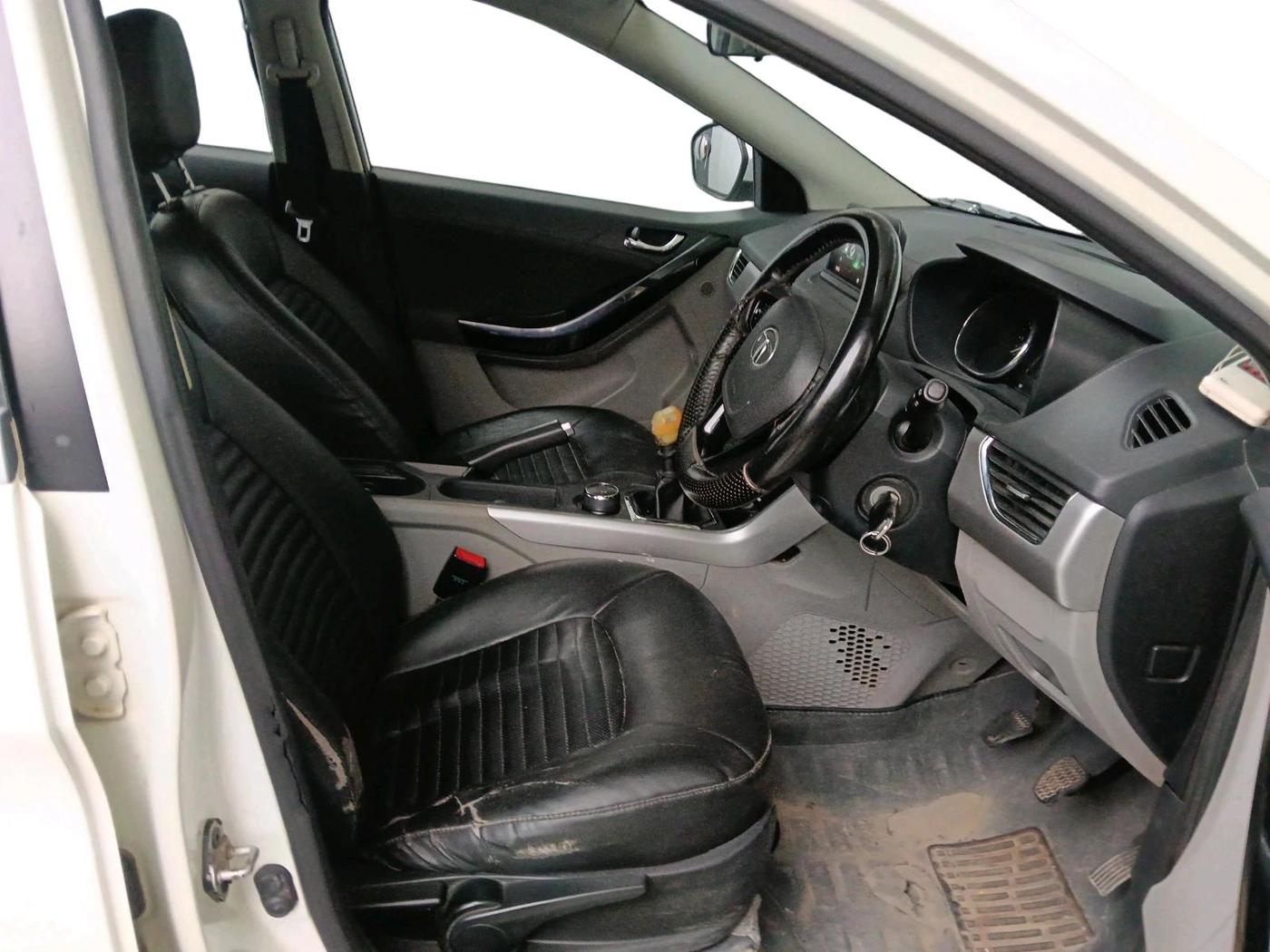 2018 Tata NEXON XZ PETROL, Petrol, Manual, 79,673 km, interior