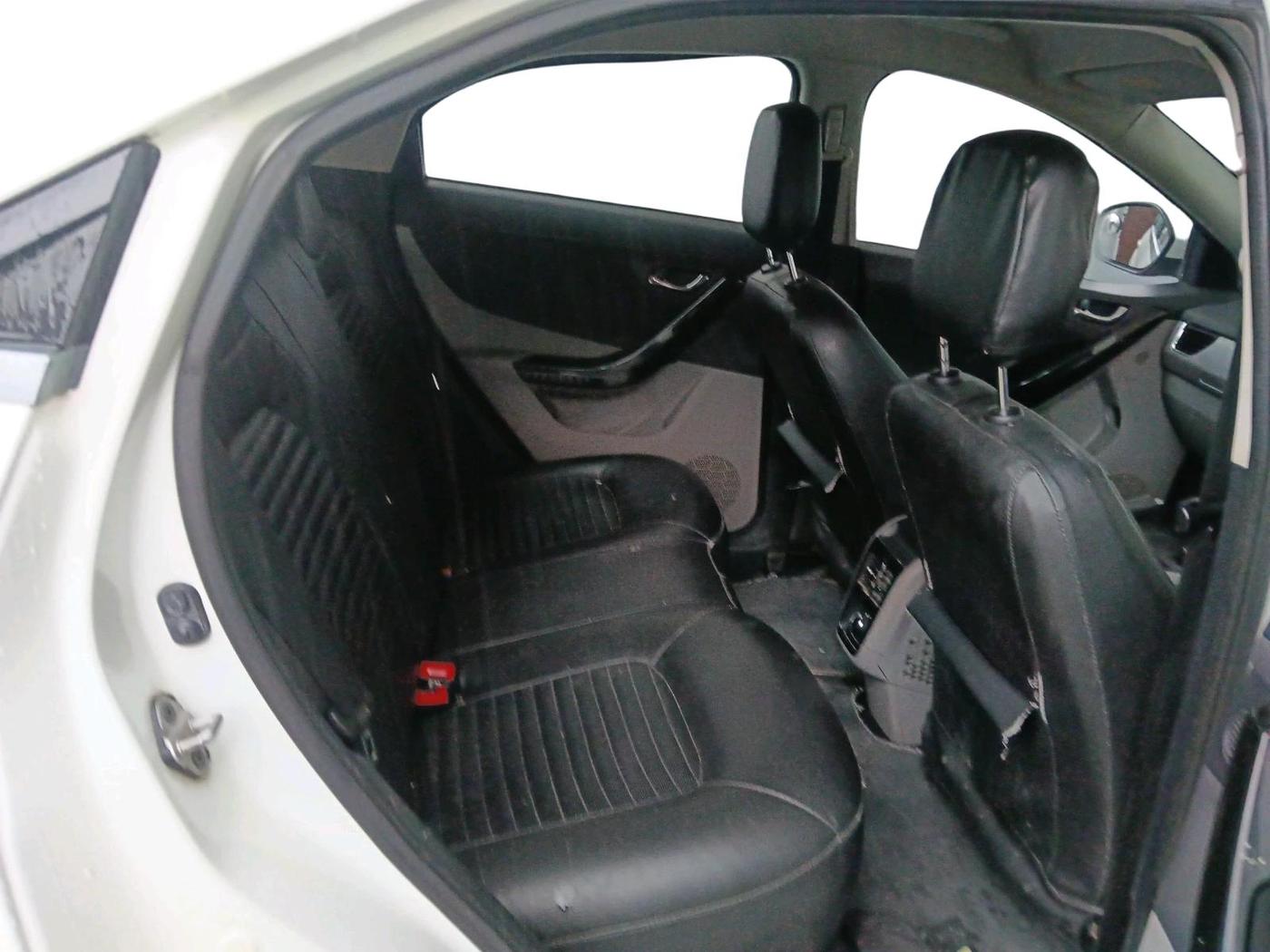2018 Tata NEXON XZ PETROL, Petrol, Manual, 79,673 km, interior