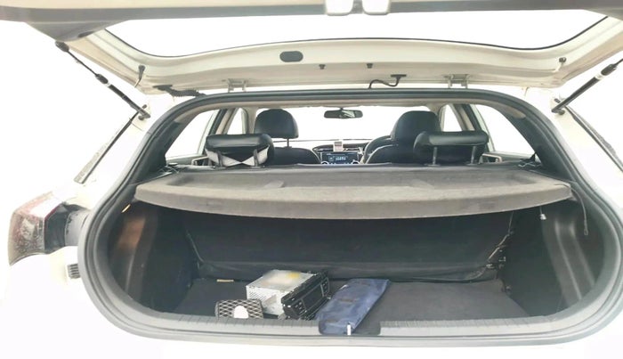 2016 Hyundai Elite i20 ASTA 1.2, Petrol, Manual, 1,07,938 km, exterior