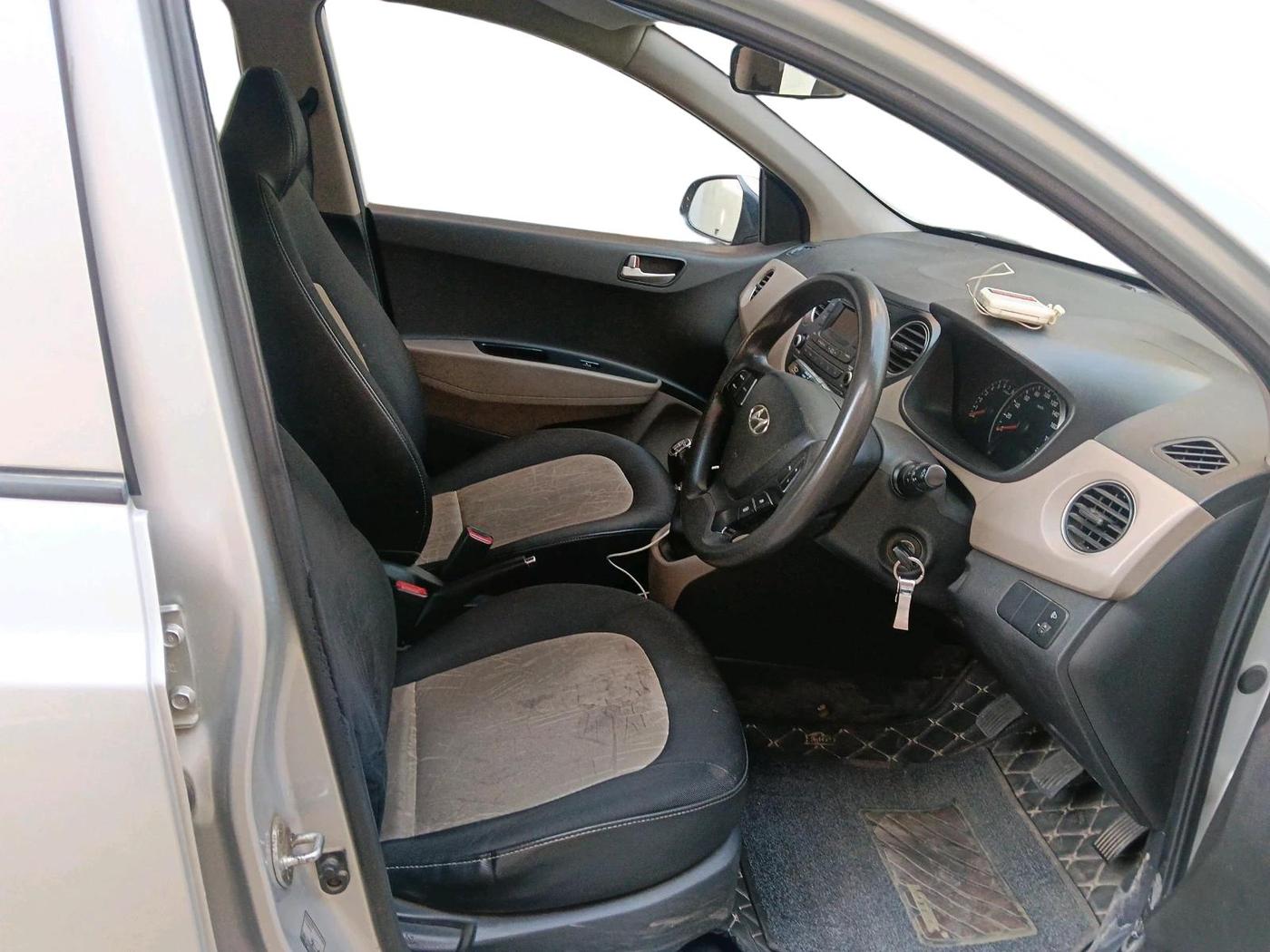2015 Hyundai Grand i10 SPORTZ 1.2 KAPPA VTVT, Petrol, Manual, 61,603 km, interior