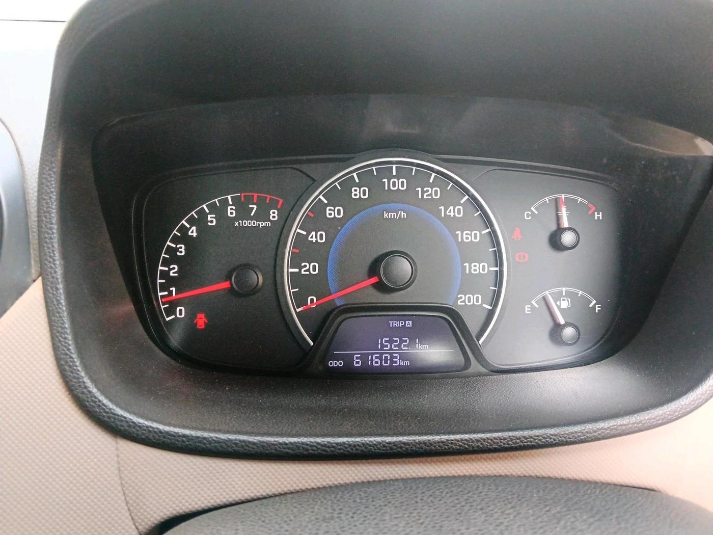 2015 Hyundai Grand i10 SPORTZ 1.2 KAPPA VTVT, Petrol, Manual, 61,603 km, interior