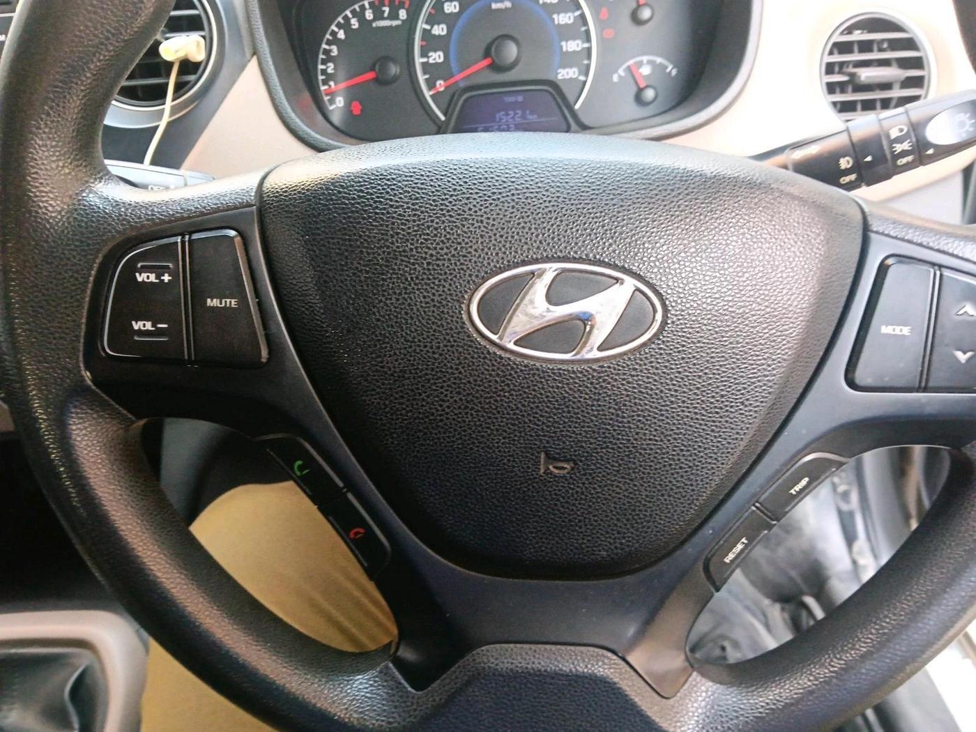 2015 Hyundai Grand i10 SPORTZ 1.2 KAPPA VTVT, Petrol, Manual, 61,603 km, interior