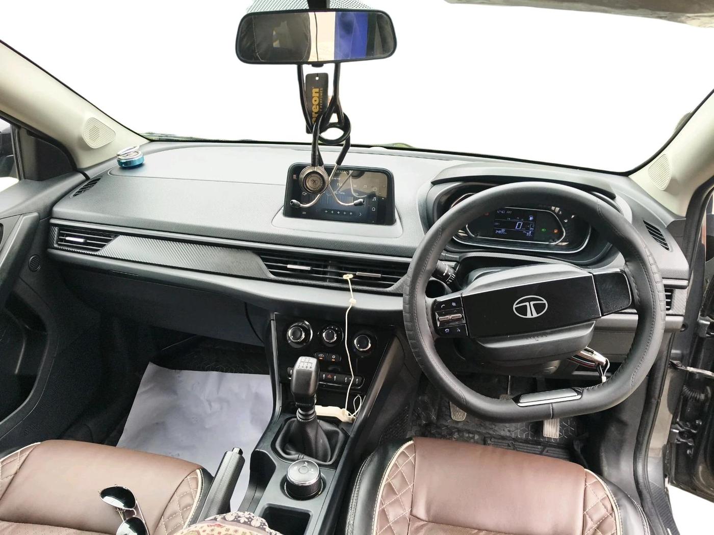2025 Tata NEXON Smart + 1.5, Diesel, Manual, 34,835 km, interior