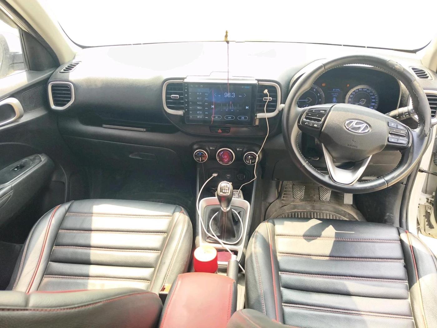 2019 Hyundai VENUE SX 1.0 (O) TURBO, Petrol, Manual, 46,876 km, interior