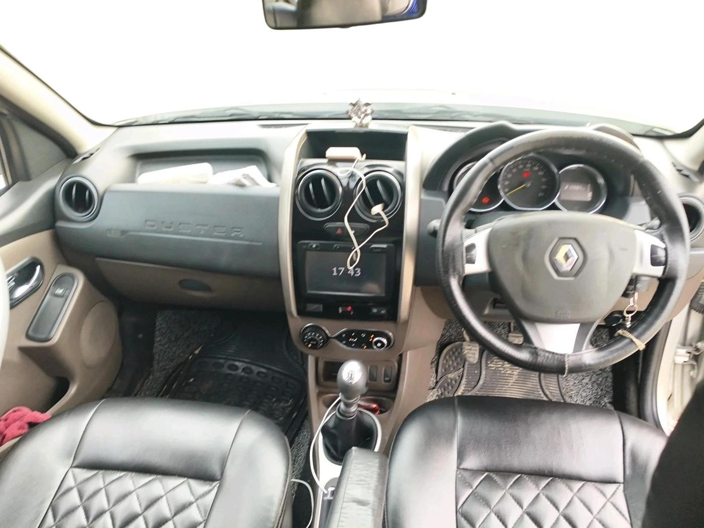 2016 Renault Duster 110 PS RXZ DIESEL, Diesel, Manual, 2,10,555 km, interior