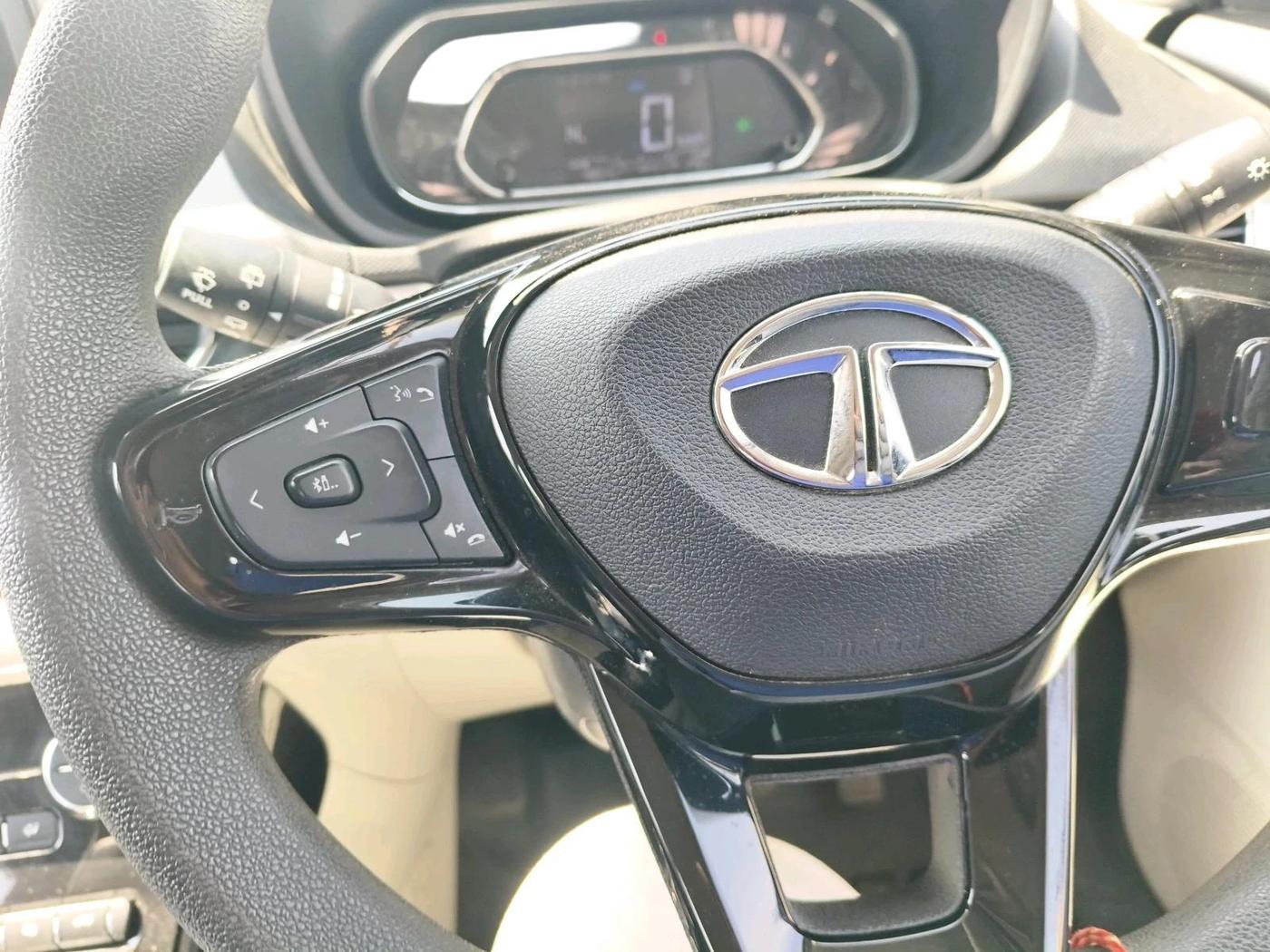 2022 Tata NEXON XZA PLUS DIESEL, Diesel, Automatic, 22,362 km, interior