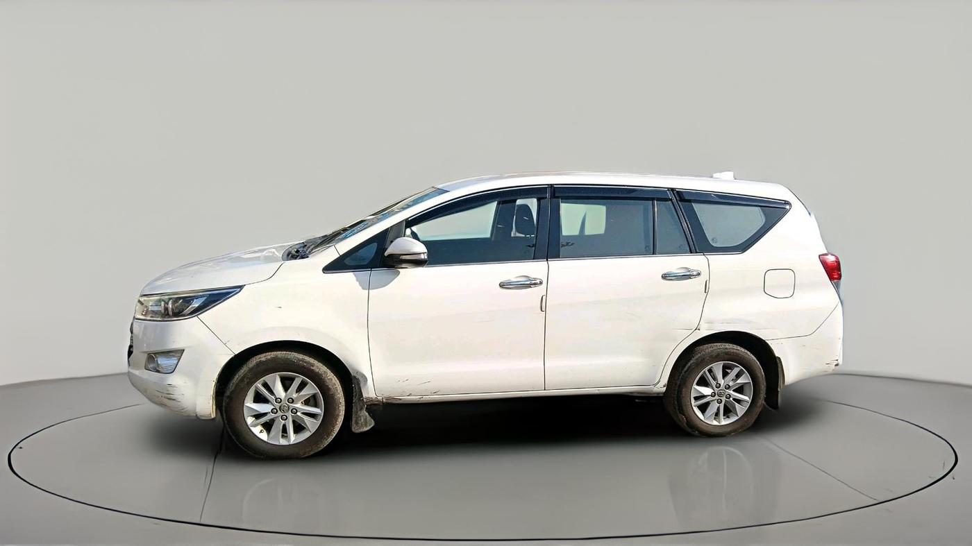 2016 Toyota Innova Crysta 2.4 VX 7 STR, Diesel, Manual, 1,90,725 km, exterior