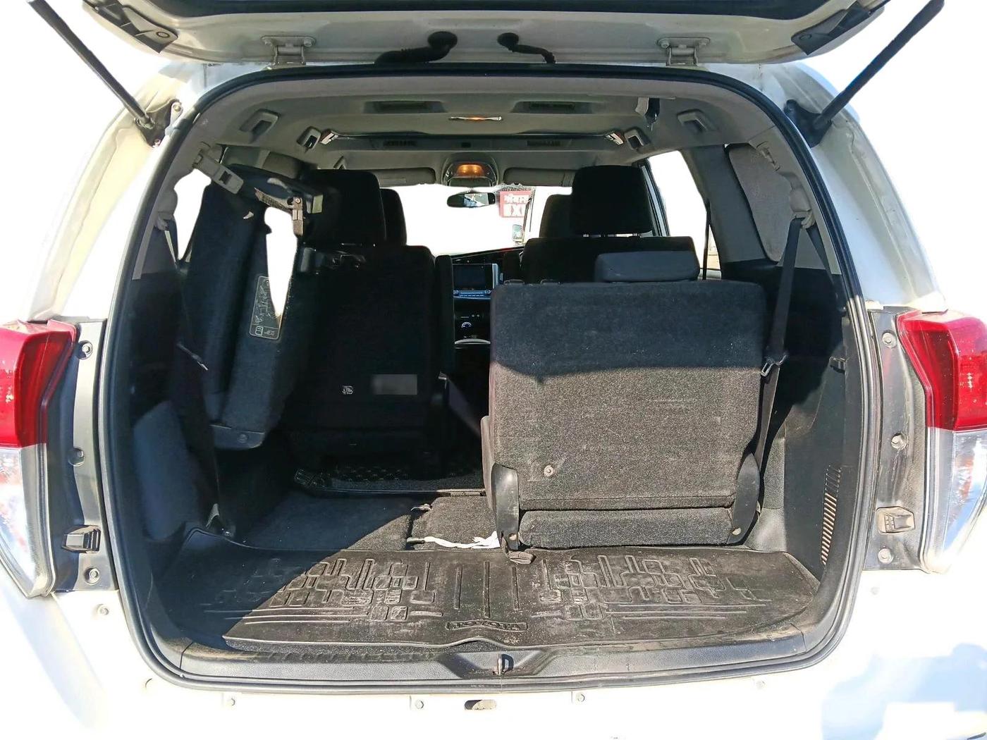 2016 Toyota Innova Crysta 2.4 VX 7 STR, Diesel, Manual, 1,90,725 km, exterior