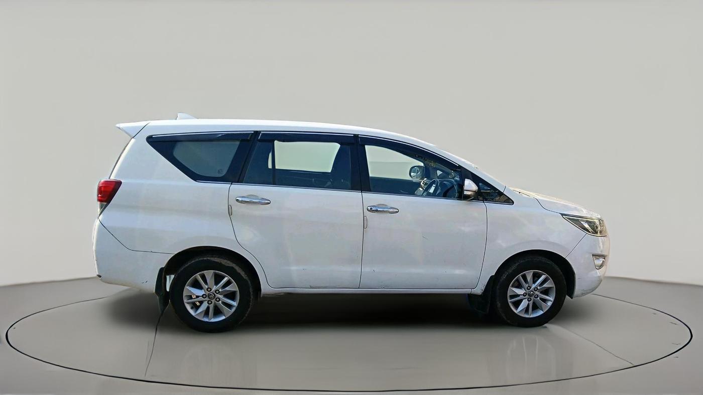 2016 Toyota Innova Crysta 2.4 VX 7 STR, Diesel, Manual, 1,90,725 km, exterior