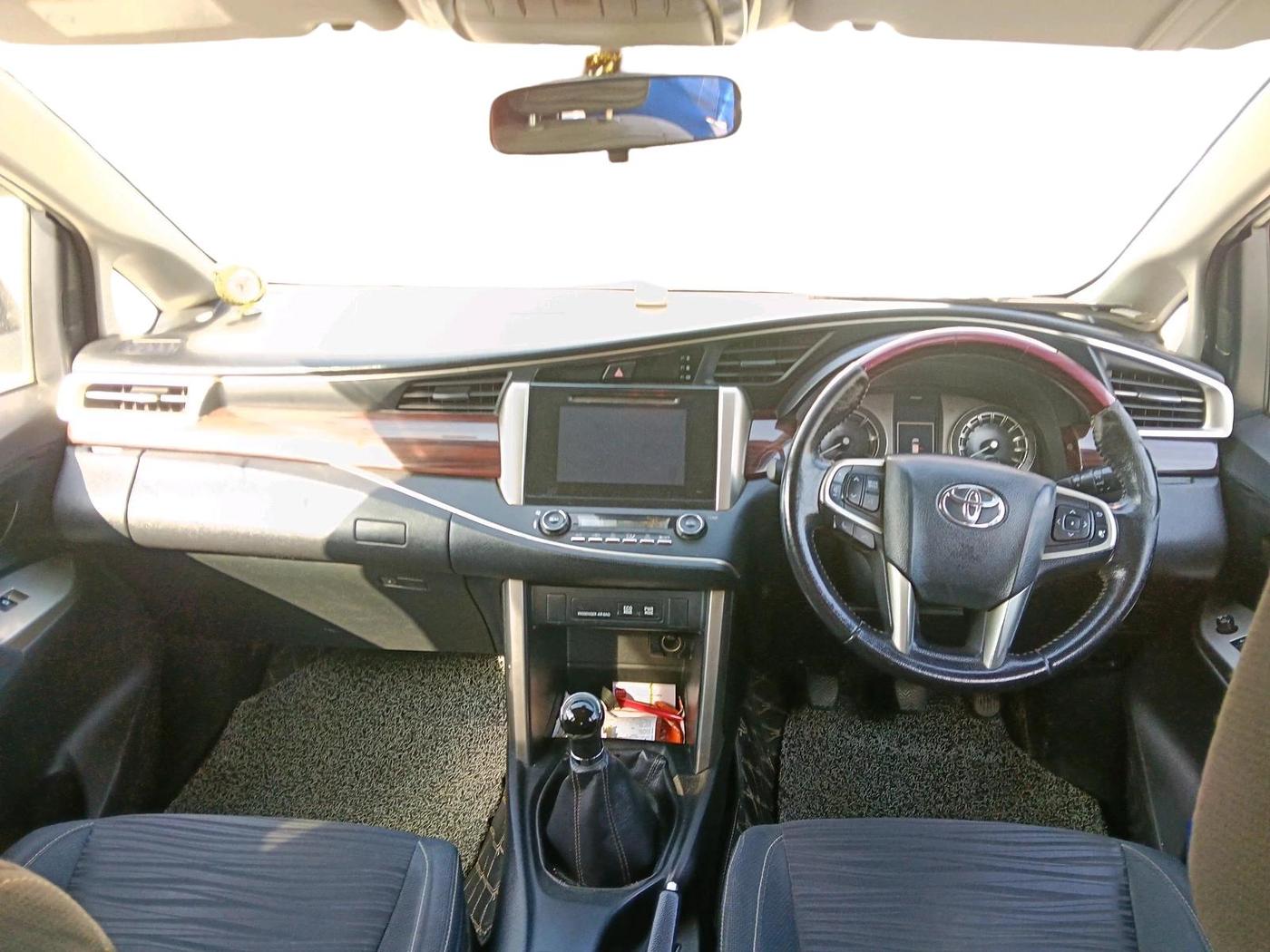 2016 Toyota Innova Crysta 2.4 VX 7 STR, Diesel, Manual, 1,90,725 km, interior