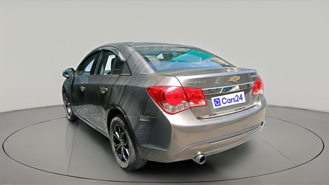 2015 Chevrolet Cruze LTZ, Diesel, Manual, 1,08,484 km, exterior