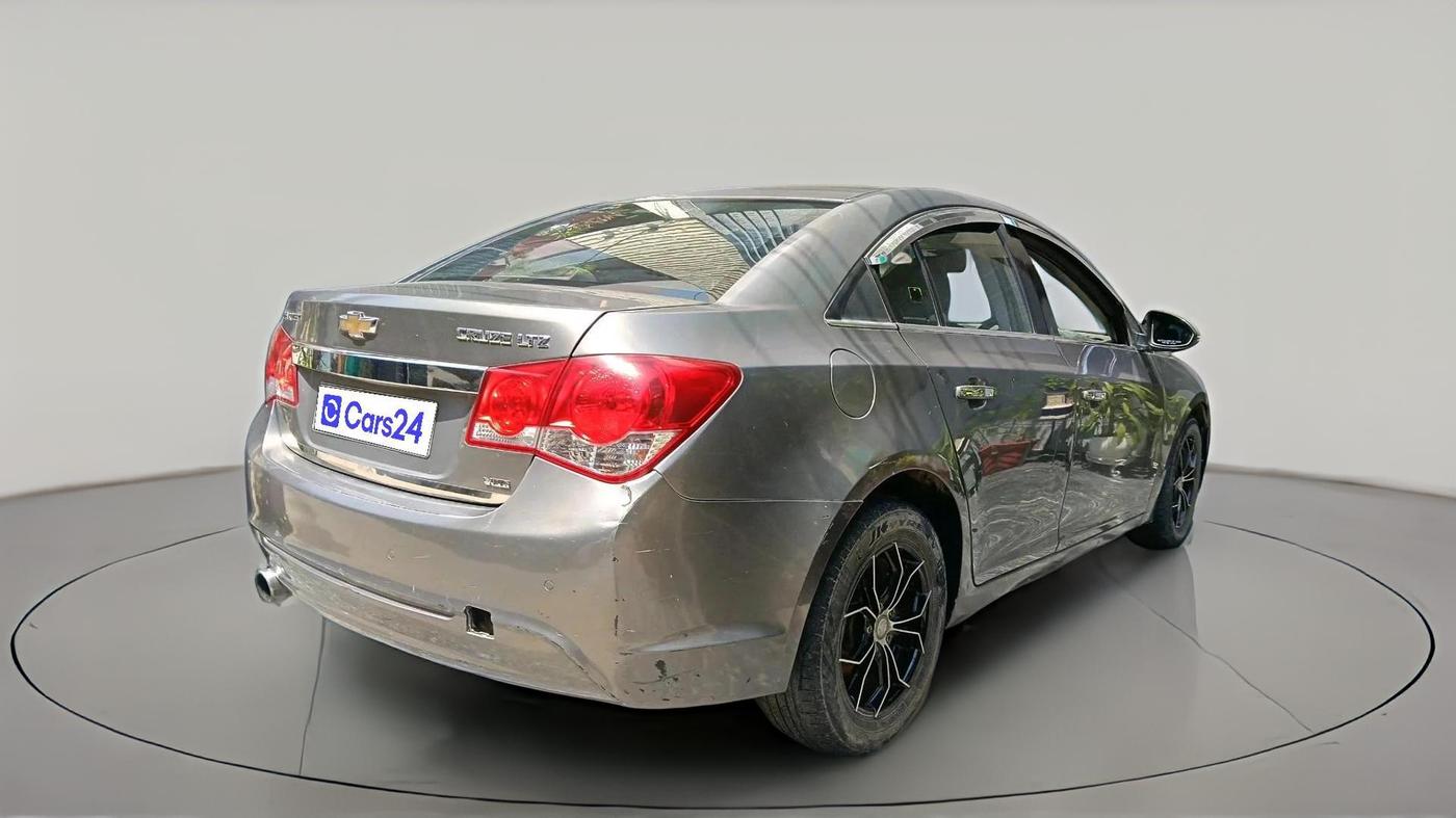 2015 Chevrolet Cruze LTZ, Diesel, Manual, 1,08,484 km, exterior