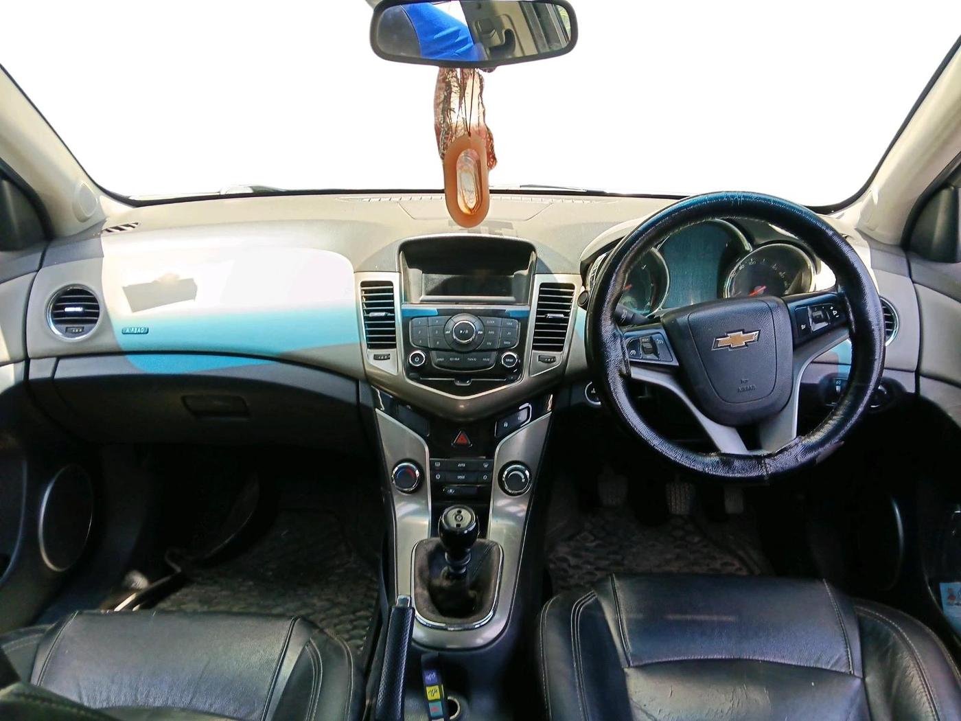 2015 Chevrolet Cruze LTZ, Diesel, Manual, 1,08,484 km, interior