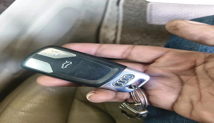 2016 Audi Q7 45 TDI QUATTRO PREMIUM PLUS, Diesel, Automatic, 90,048 km, interior