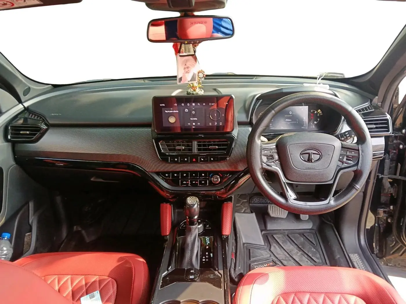 2023 Tata Harrier XZA + O 2.0L RED DARK EDITION 5 STR, Diesel, Automatic, 28,487 km, interior