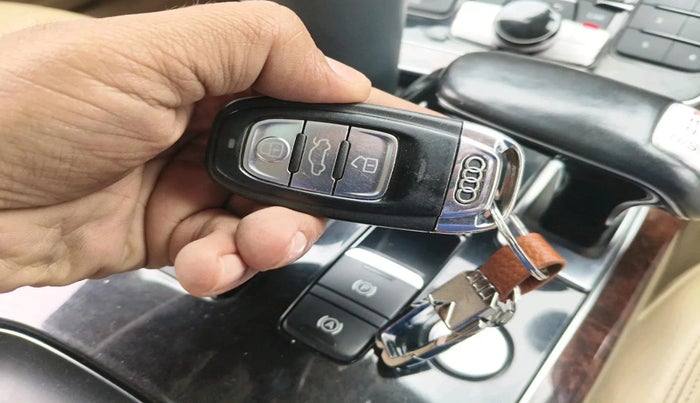 2013 Audi A8L 3.0 TDI quattro, Diesel, Automatic, 63,448 km, interior