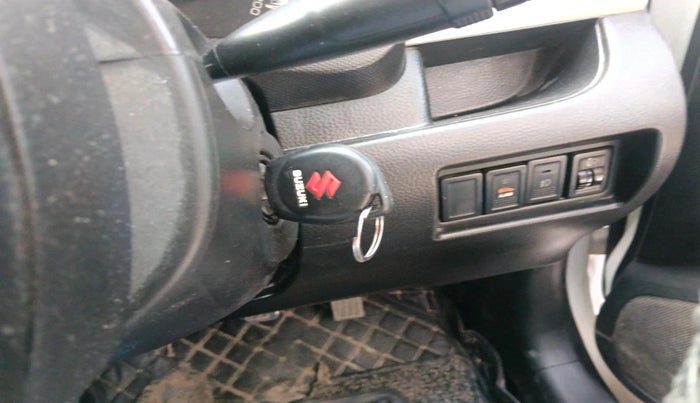 2016 Maruti Swift VDI ABS, Diesel, Manual, 1,24,742 km, interior