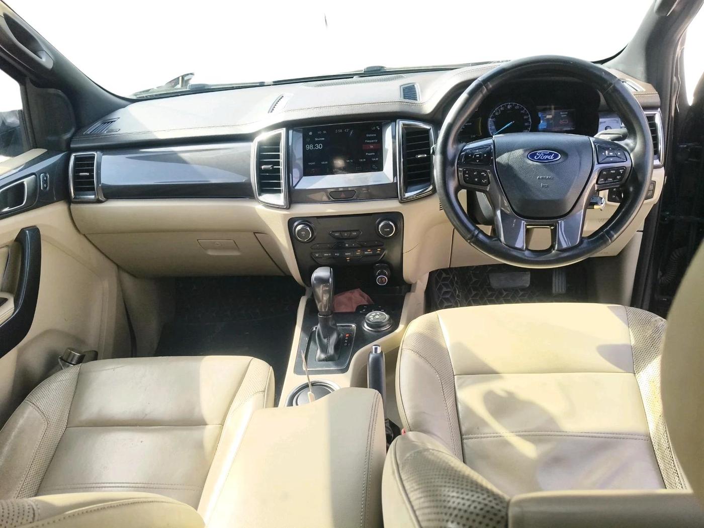 2017 Ford Endeavour TITANIUM 3.2 4X4 AT, Diesel, Automatic, 86,098 km, interior