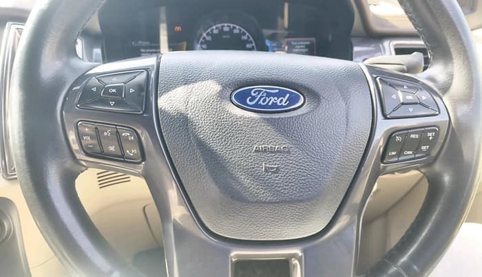2017 Ford Endeavour TITANIUM 3.2 4X4 AT, Diesel, Automatic, 86,098 km, interior