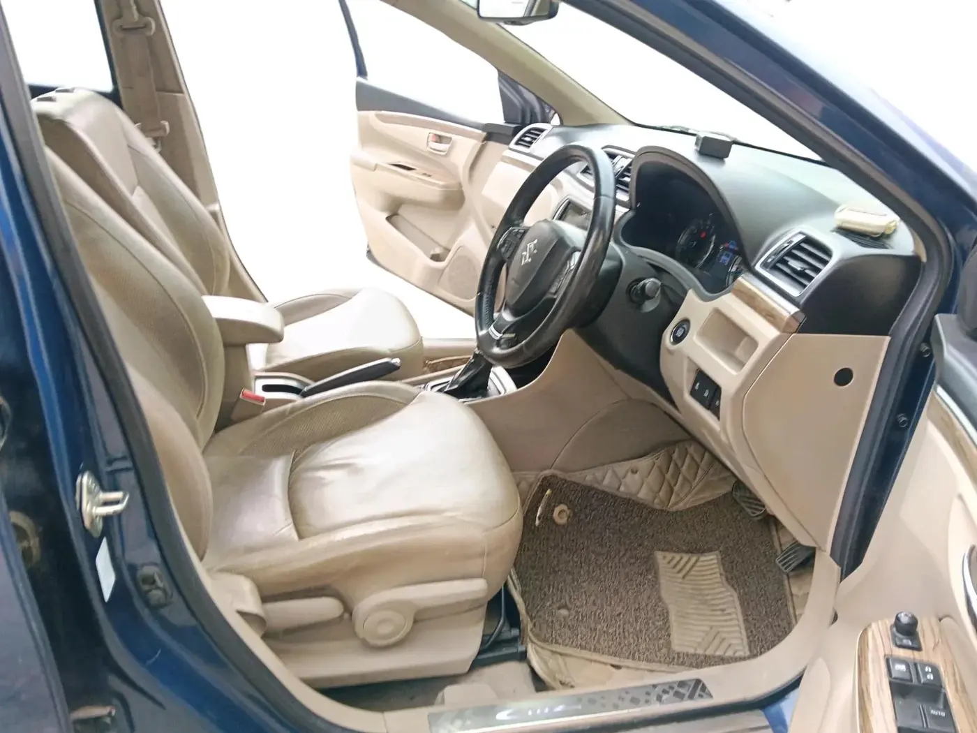 2018 Maruti Ciaz ALPHA  AT 1.5 SHVS PETROL, Petrol, Automatic, 47,045 km, interior