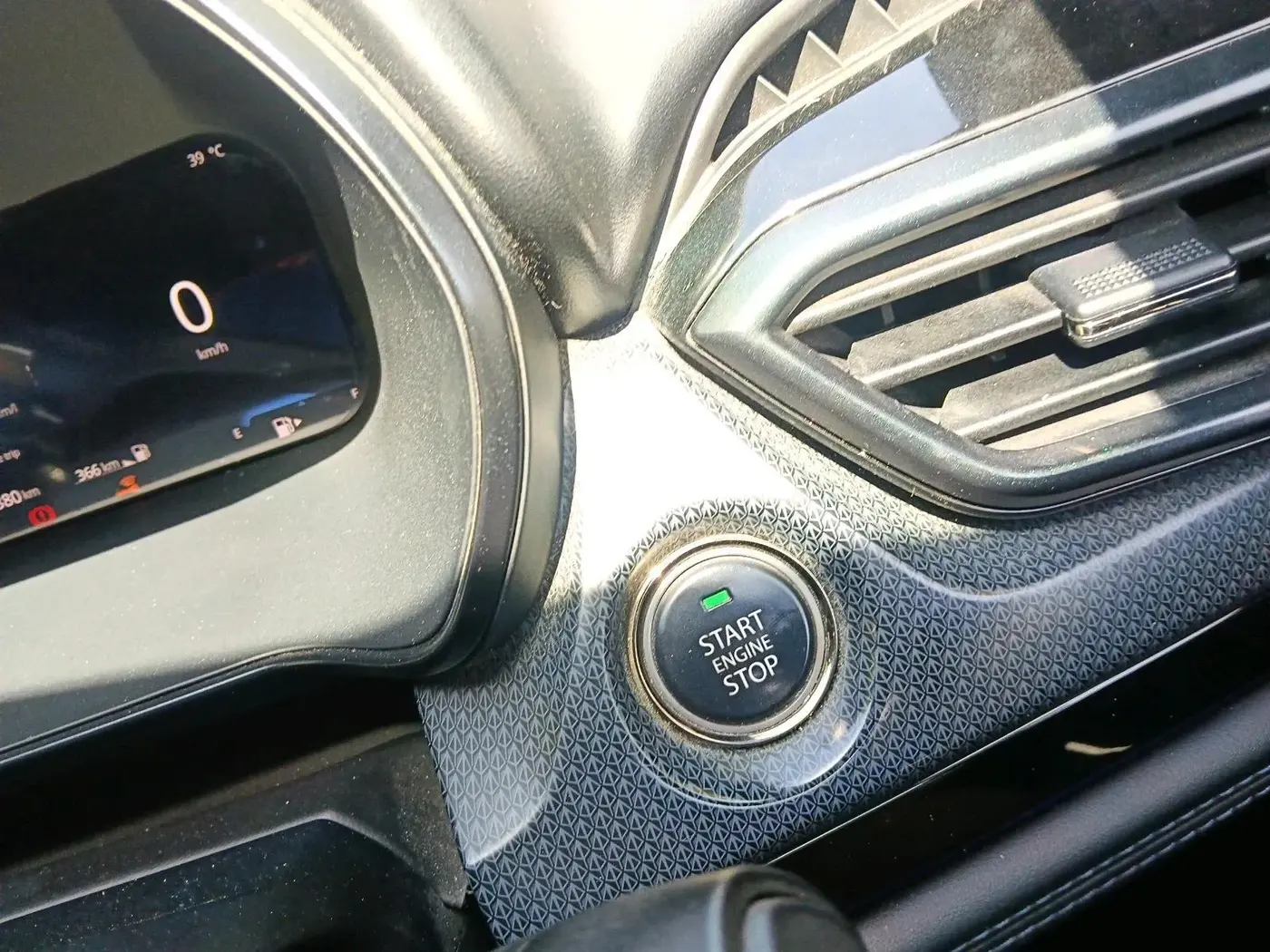 2024 Tata Harrier FEARLESS DARK EDITION AT, Diesel, Automatic, 47,381 km, interior