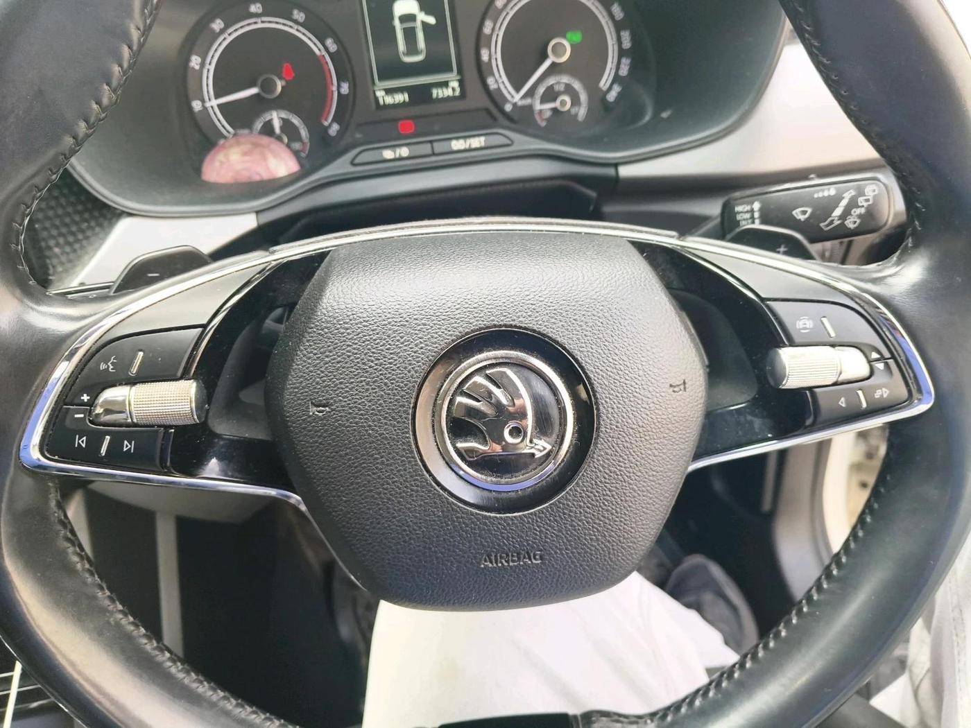 2022 Skoda KUSHAQ AMBITION 1.0L TSI AT, Petrol, Automatic, 1,16,391 km, interior