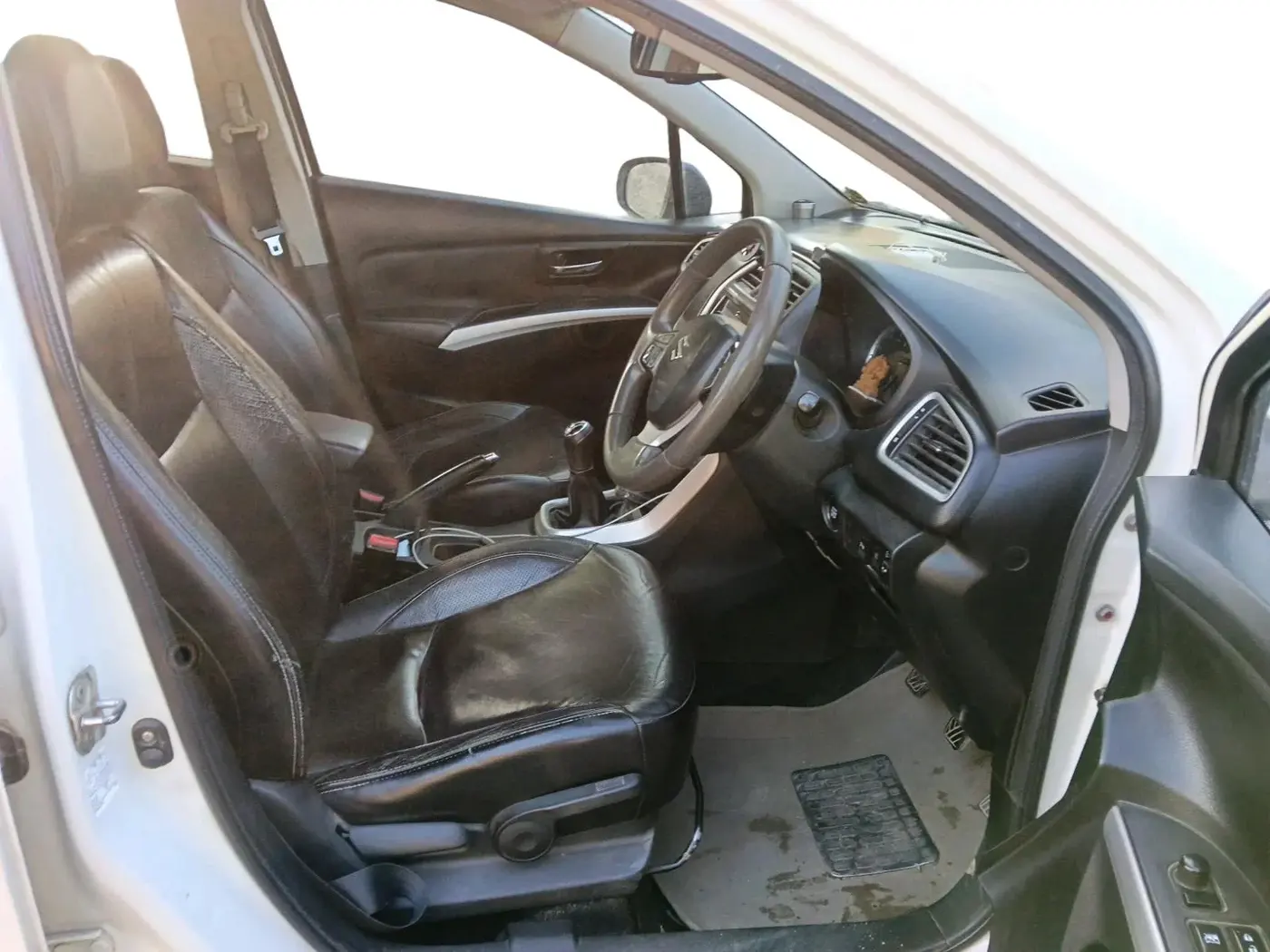 2016 Maruti S Cross ALPHA 1.3, Diesel, Manual, 1,51,712 km, interior