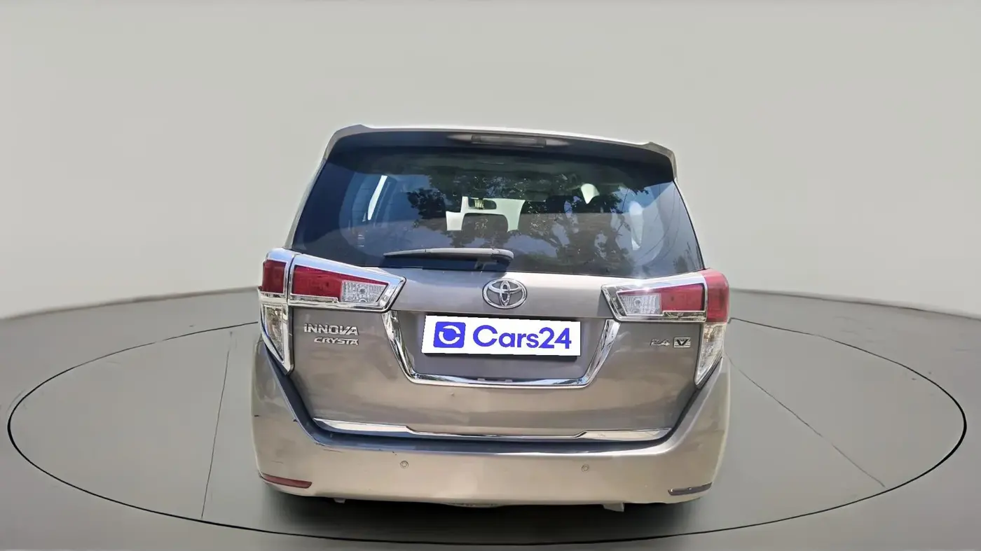 2017 Toyota Innova Crysta 2.4 VX 8 STR, Diesel, Manual, 1,37,472 km, exterior
