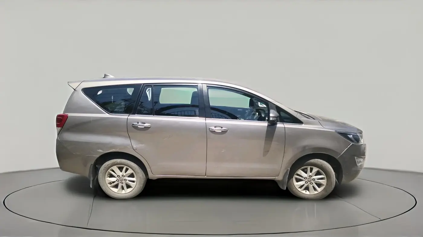 2017 Toyota Innova Crysta 2.4 VX 8 STR, Diesel, Manual, 1,37,472 km, exterior